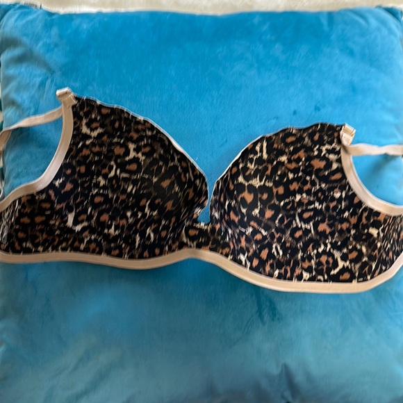 COPY - B’Tempted Push Up Bra 34DD - Picture 3 of 12